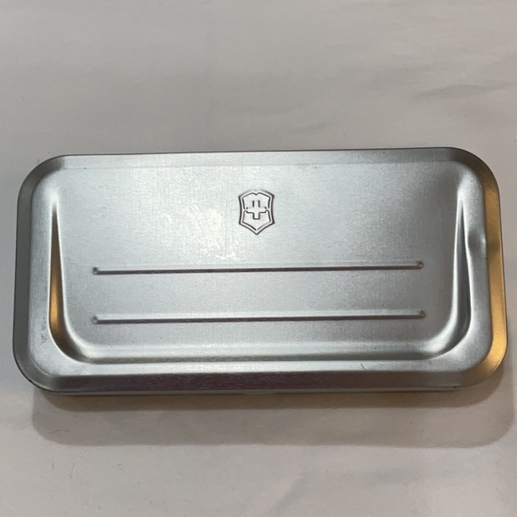 Swiss Air Hard case travel kit - Picture 4 of 5